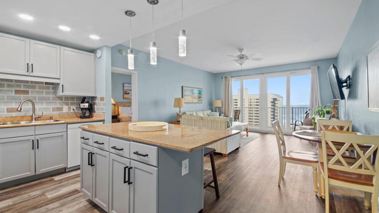 Some Beach Some Where At Laketown Wharf #825 By Nautical Properties Panama City Beach Esterno foto